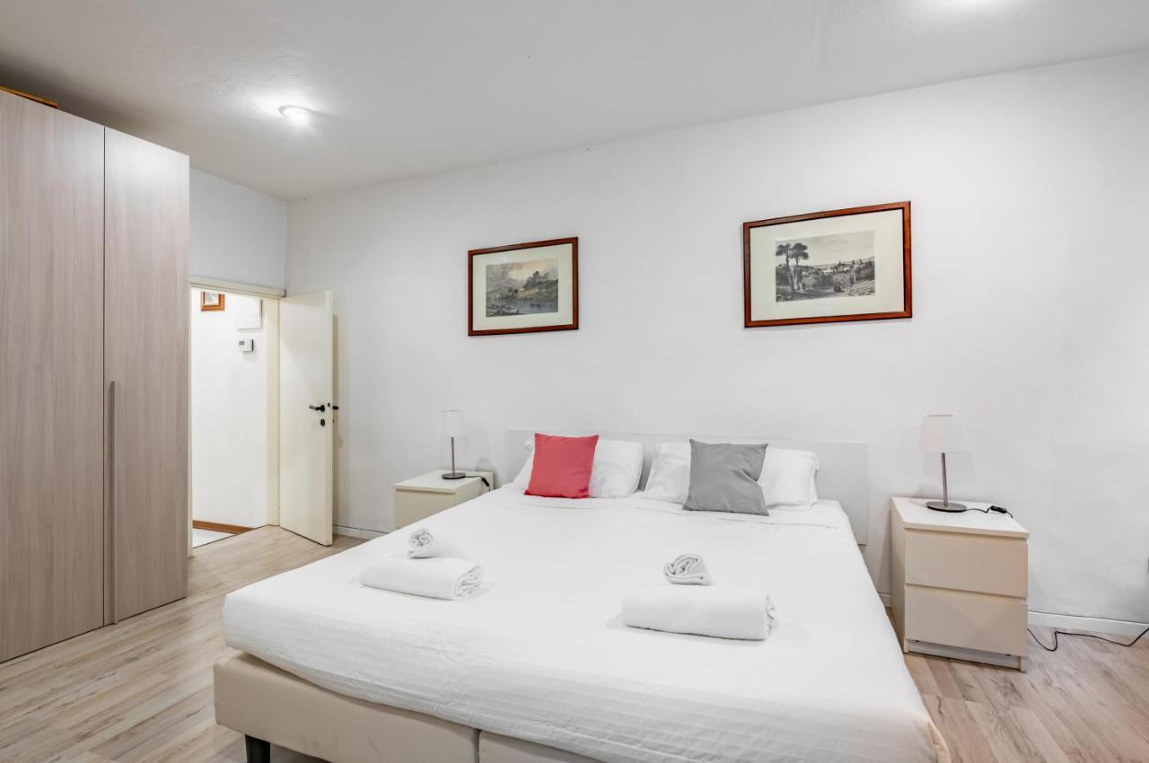 Sant'ambrogio Apt: Your Hideaway Apartamento