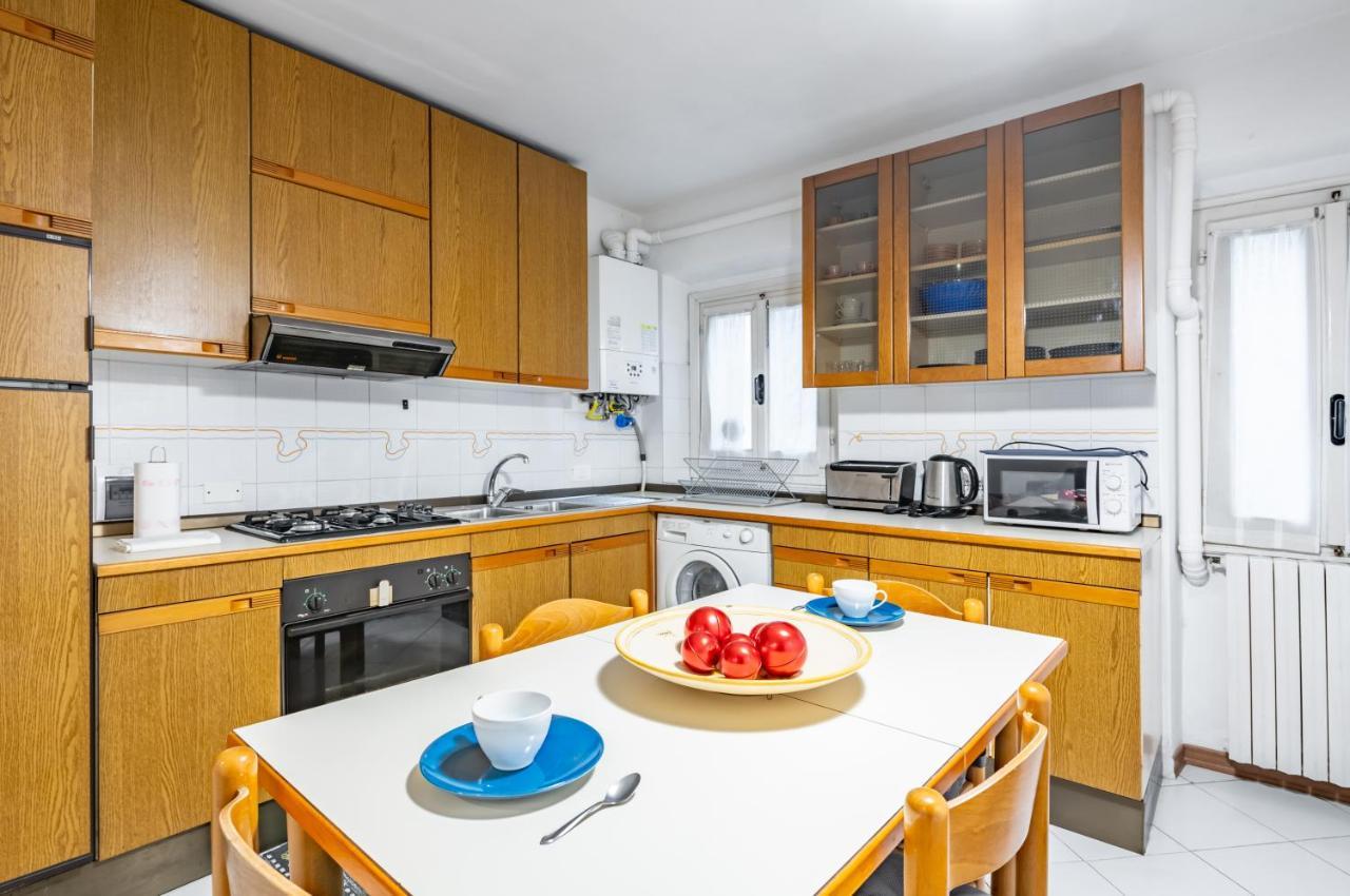 Sant'ambrogio Apt: Your Hideaway Apartamento *