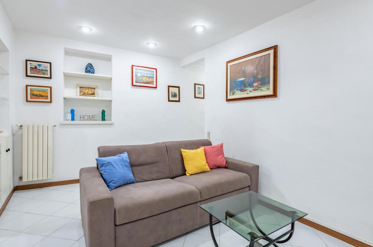 Sant'ambrogio Apt: Your Hideaway Apartamento *